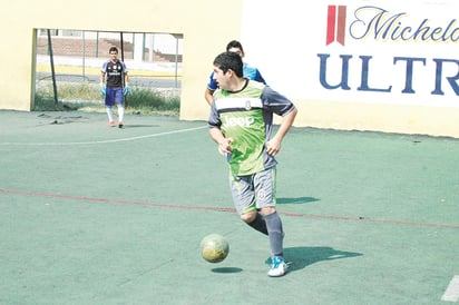 Ron en la Liga Modelo