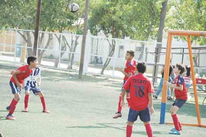 Lobos golea al Teksid Soccer