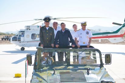 Inaugura Peña Nieto Cuartel Militar y Unidad Habitacional