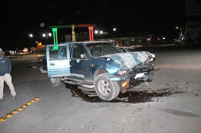 Colisionan en rotonda Juárez