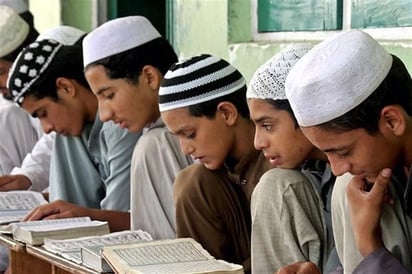 Revelan abusos en escuelas pakistaníes