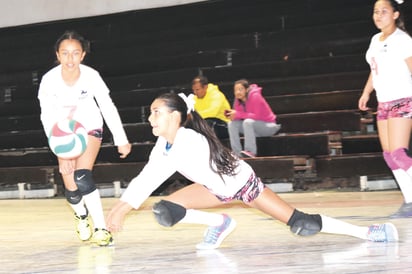 Infantiles avanzan en el playoff