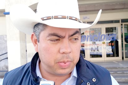 Condiciona Paredes permanencia de Tesorero