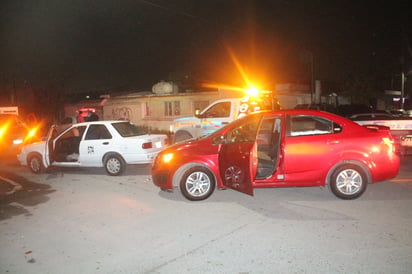 Taxista causa encontronazo