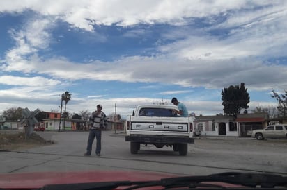 Celebran Navidad en su travesía