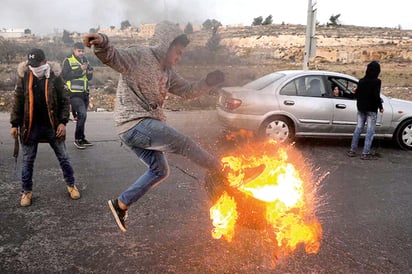 Palestino apuñala a agente israelí