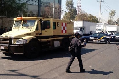 Intento de robo a camioneta de valores deja 3 muertos