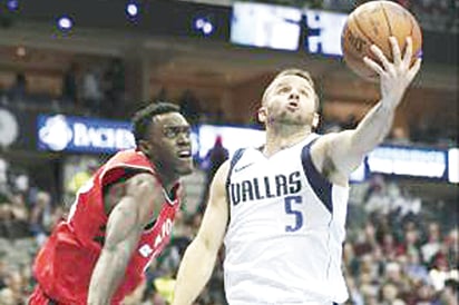 Mavericks se impone ante Raptors