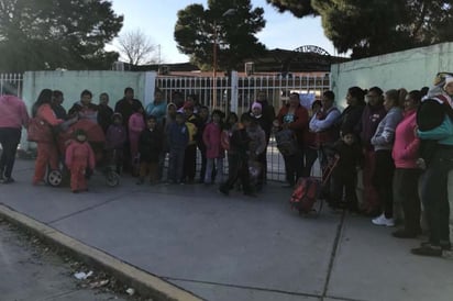 Toman madres de familia Escuela Américas Unidas