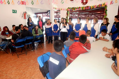 Visita Pamela Garanzuay a estudiantes de Casa Meced