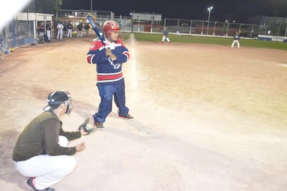 Comienza softbol de Casa Meced