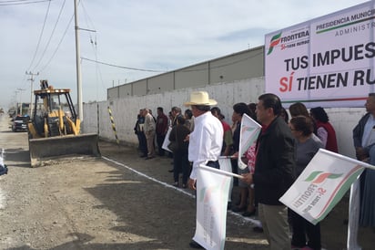 Arranca Florencio Siller obra de embanquetado de calle Progreso