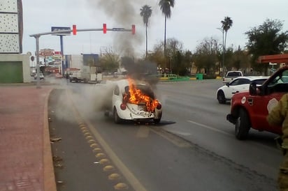 Explota “vochito” frente al Rayador