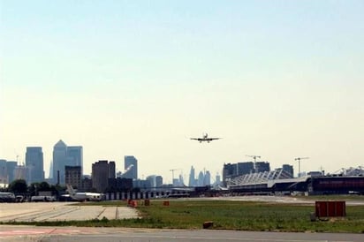 Cierran aeropuerto por bomba