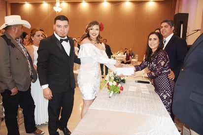 Contraen nupcias 75 parejas