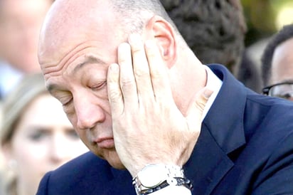 Dimite Gary Cohn, asesor económico de Trump