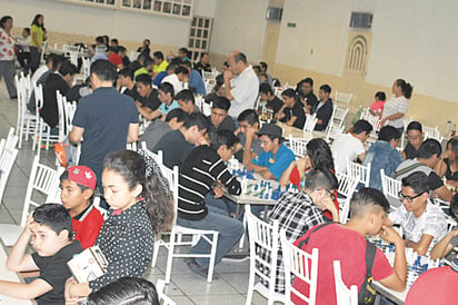 Efectúan Torneo de Ajedrez