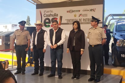 Entrega 5 nuevas patrullas a Frontera