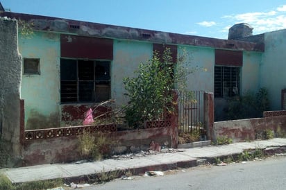 Señalan vecinos riesgos por lotes baldíos y casas abandonadas