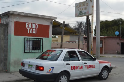 Taxis piden aumento a la tarifa y se lo niegan