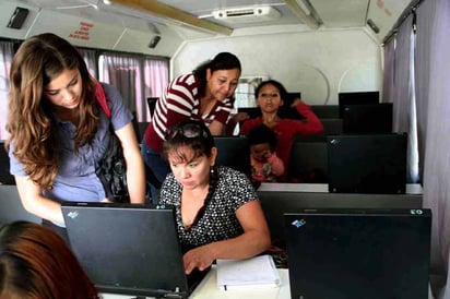 Cumplen estudiantes con Servicio Social en el IEEA