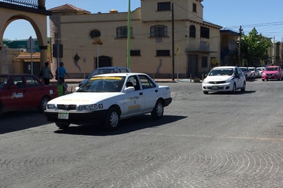 Salieron ex ediles con 56 concesiones de taxi