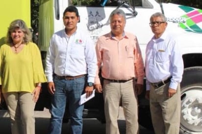 Entrega 100 contenedores al municipio