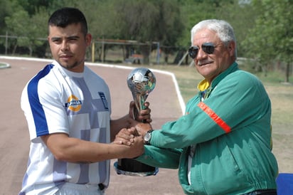 Premian a los campeones