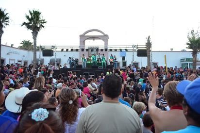 Festejan con éxito a las madres