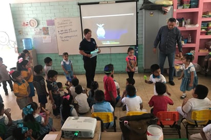 Policía Escolar ofrece pláticas de prevención