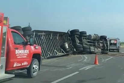 Maromea tráiler cargado de leche