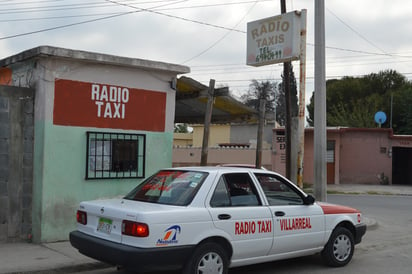 Obtienen concesiones de taxis con documentos falsos