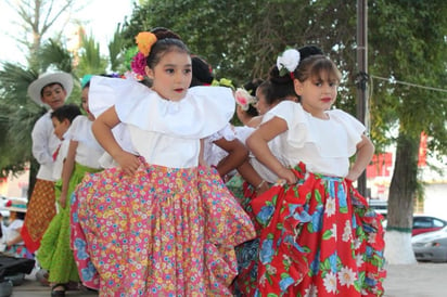 Ofrece cursos de verano en Casa de la Cultura