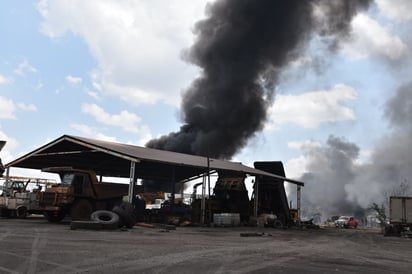 Gran movilización por incendio en taller