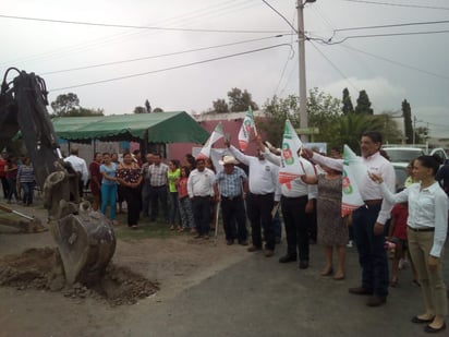 Cumple el Alcalde, Enrique Soto un compromiso más