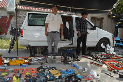 Comerciante de La Pulga acusa de abuso policiaco