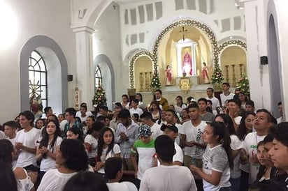 Decenas de Jóvenes Vacacionan con Jesús