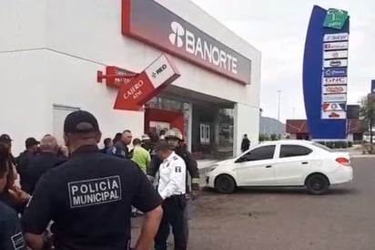 Muere hombre que tomó rehenes en banco de Sonora