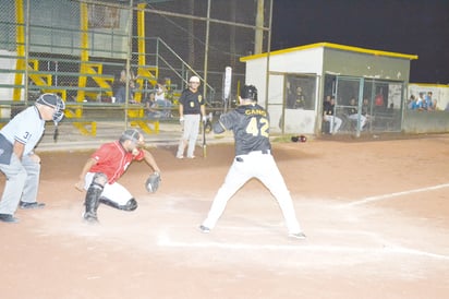 Apurado triunfo de Acereros