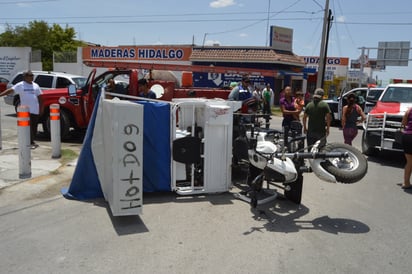 Embiste bombero a vendedor ambulante