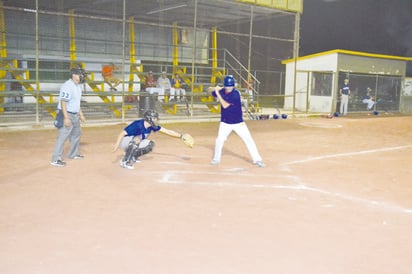 Indios flechan a Quineleros