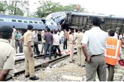 Descarrila tren en Turquía; 10 muertos y 73 heridos