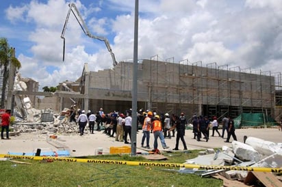 Suman dos muertos por derrumbe en Quintana Roo