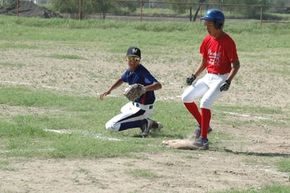 Dividen Orioles y Cachorros