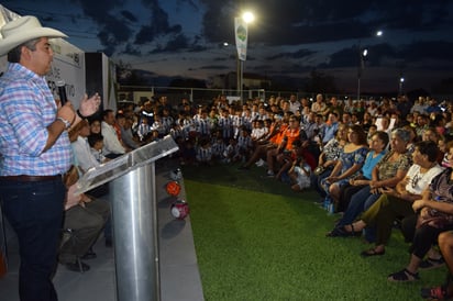 Inauguran deportivo Asturias