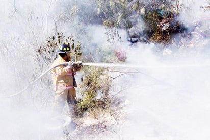 Alegrías y sinsabores, así es la vida de un Bombero