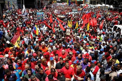 Marchan en apoyo a Nicolás