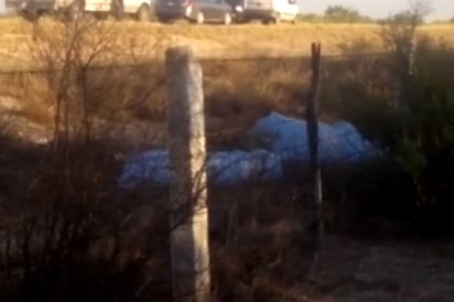 Se matan 2 en volcadura, cuerpos salen disparados