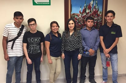 Alumnos del CEUC invitan a autoridades a recorrer su escuela