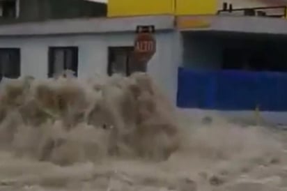 Lluvia colapsa Monterrey